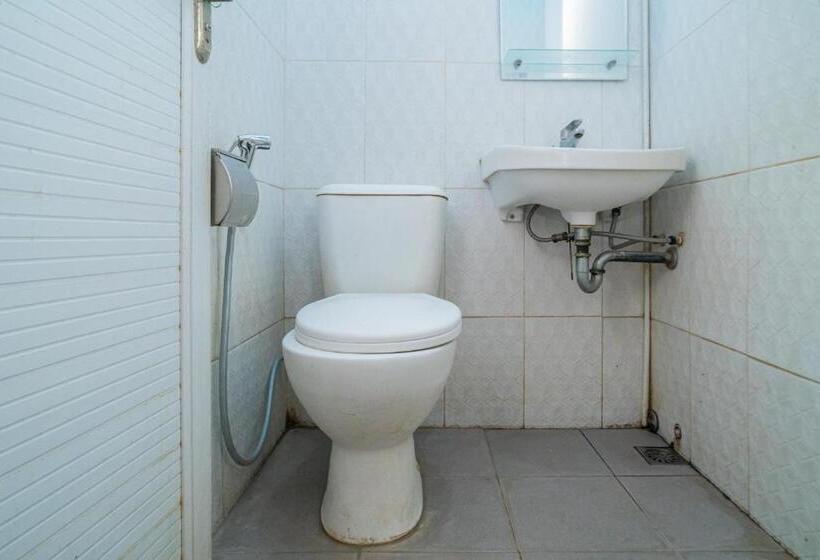 标准间, Reddoorz Near Matahari Singosaren Solo