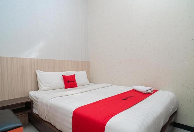 标准间, Reddoorz Near Matahari Singosaren Solo