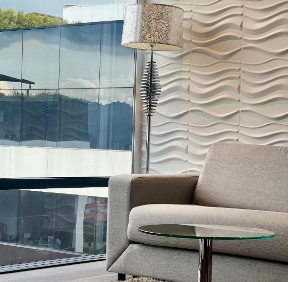 小型套房, Sabana Park