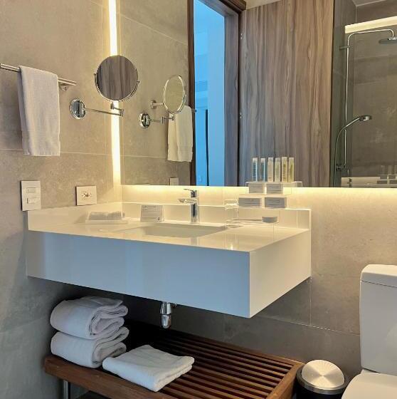 小型套房, Sabana Park