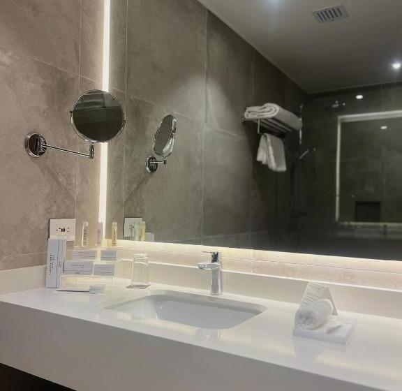 高级大房间, Sabana Park