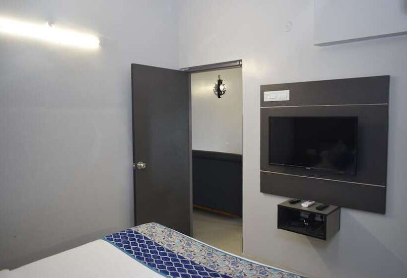 Deluxe Rum, Viswa Residency By Azalea