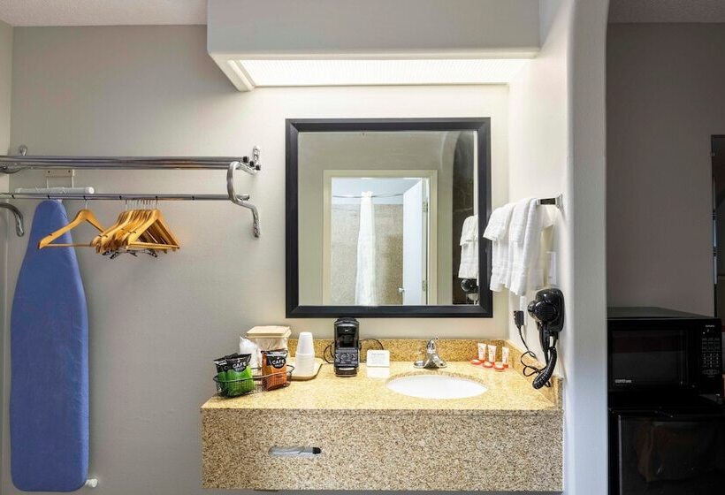 带3个卧室的套间, Red Roof Inn Stafford, TX