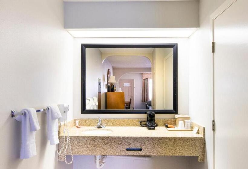 适合残疾人使用的标准间, Red Roof Inn Stafford, TX