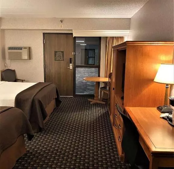 プールビュースタンダードルーム, Best Western Plus Kelly Inn