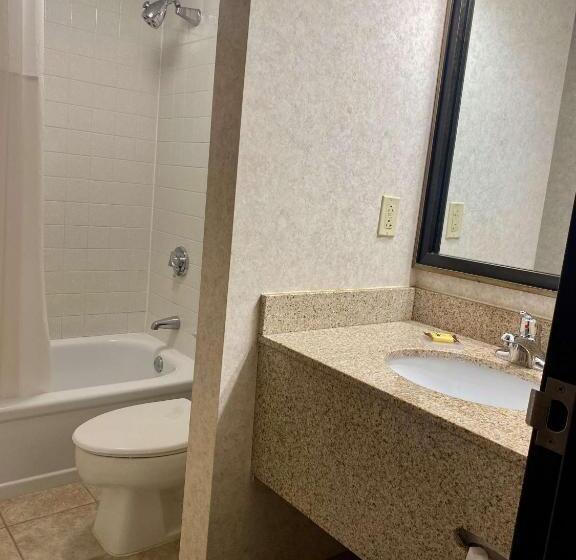 Люкс Адаптированный для Инвалидов, Best Western Plus Kelly Inn
