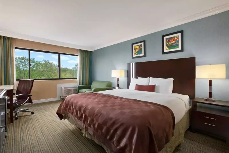 Standard-huone King-vuode, Holiday Inn Long Island Islip Arpt East, An Ihg