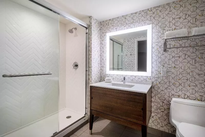 Standard-huone King-vuode, Holiday Inn Long Island Islip Arpt East, An Ihg