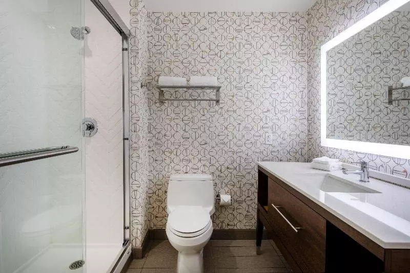 Standard-huone King-vuode, Holiday Inn Long Island Islip Arpt East, An Ihg