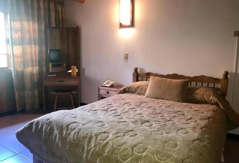 חדר סטנדרט לשלושה, El Camino Real