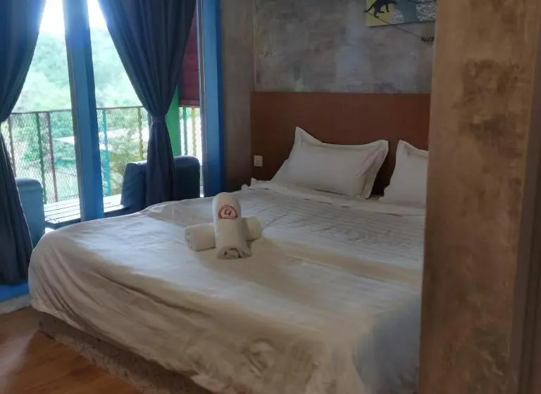 バルコニー付きデラックスルーム, Rick Resort Teluk Intan