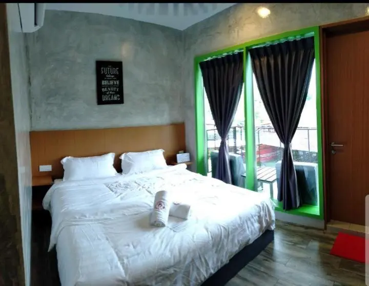 バルコニー付きデラックスルーム, Rick Resort Teluk Intan