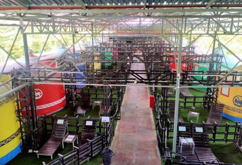 اتاق لوکس با بالکن, Rick Resort Teluk Intan