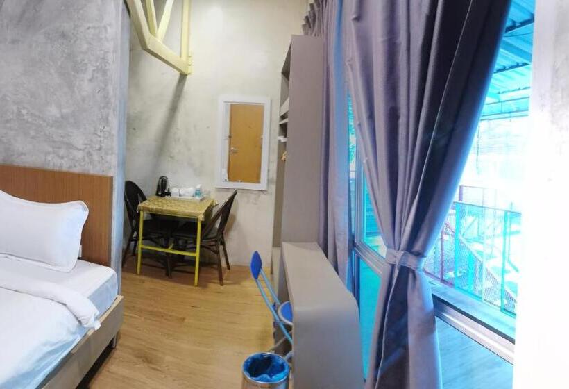 디럭스 트리플 룸, Rick Resort Teluk Intan