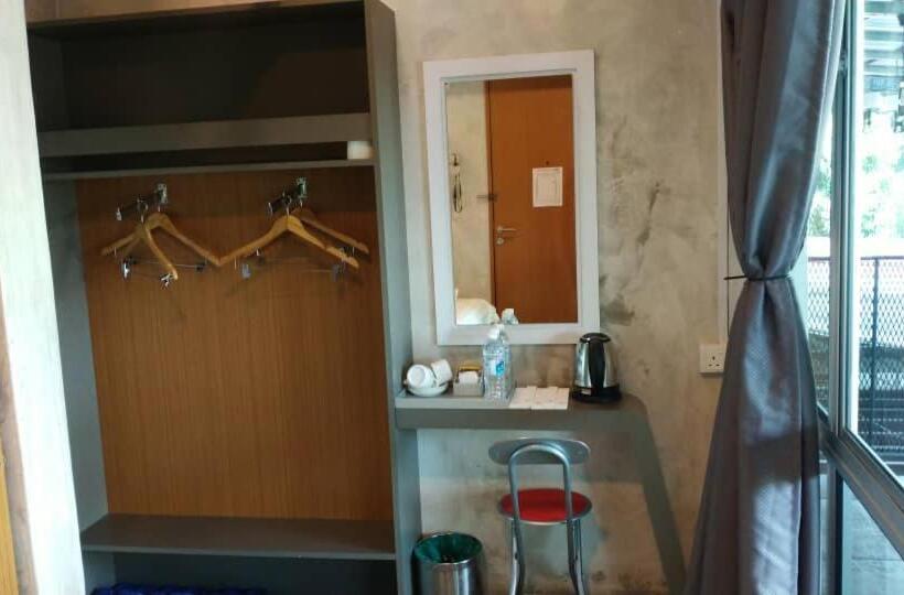 غرفة ديلوكس ثلاثية, Rick Resort Teluk Intan