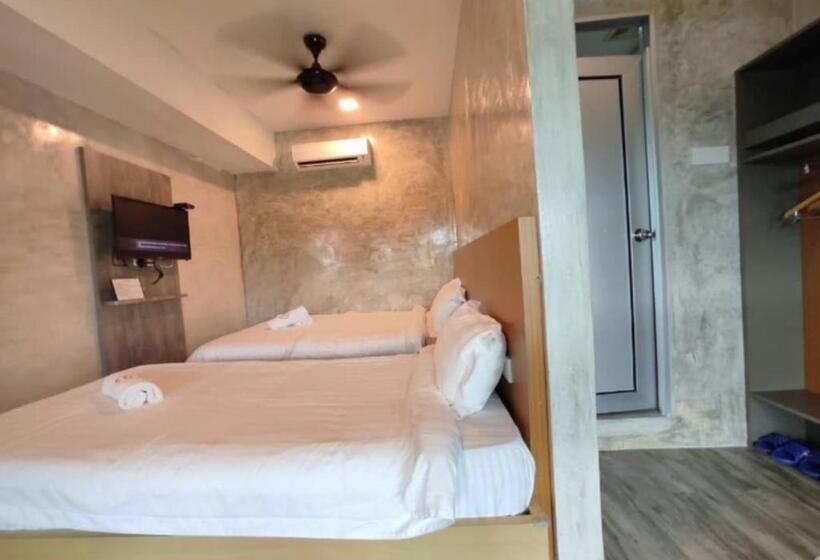 غرفة ديلوكس ثلاثية, Rick Resort Teluk Intan