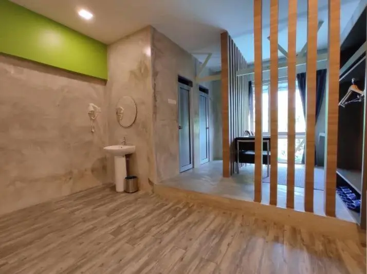 スーペリアの4人部屋, Rick Resort Teluk Intan