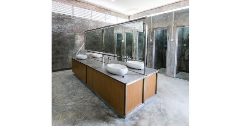 اتاق استاندارد با سرویس بهداشتی مشترک, Rick Resort Teluk Intan