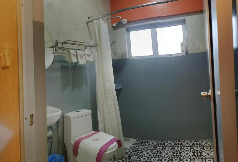 اتاق سوپریور سه تخته, Rick Resort Teluk Intan