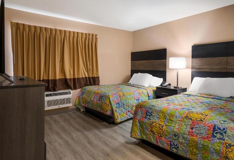 Номер Стандарт 2 Двуспальные Кровати, Knights Inn Grand Rapids East Airport