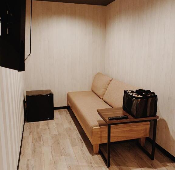 Quarto standard, Capsule Inn Shizuoka