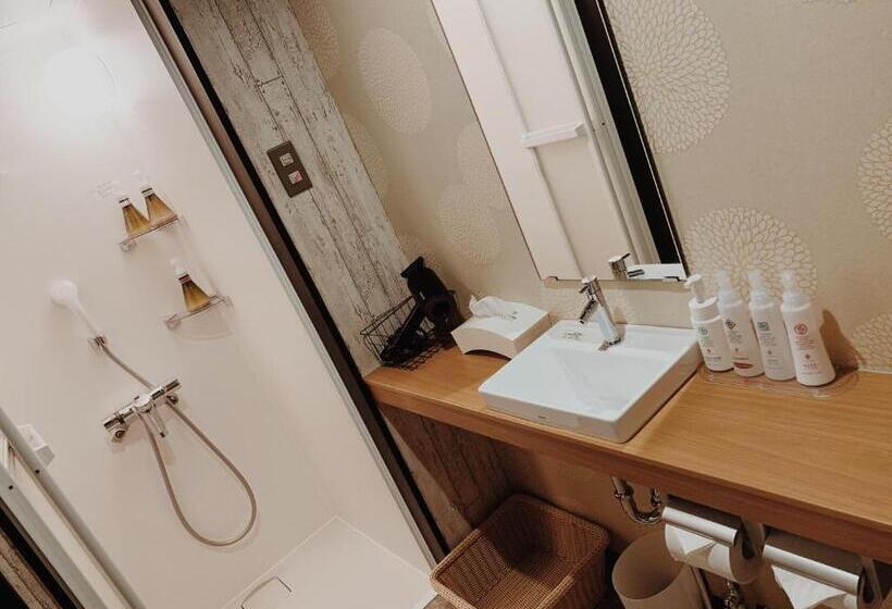 Quarto standard, Capsule Inn Shizuoka