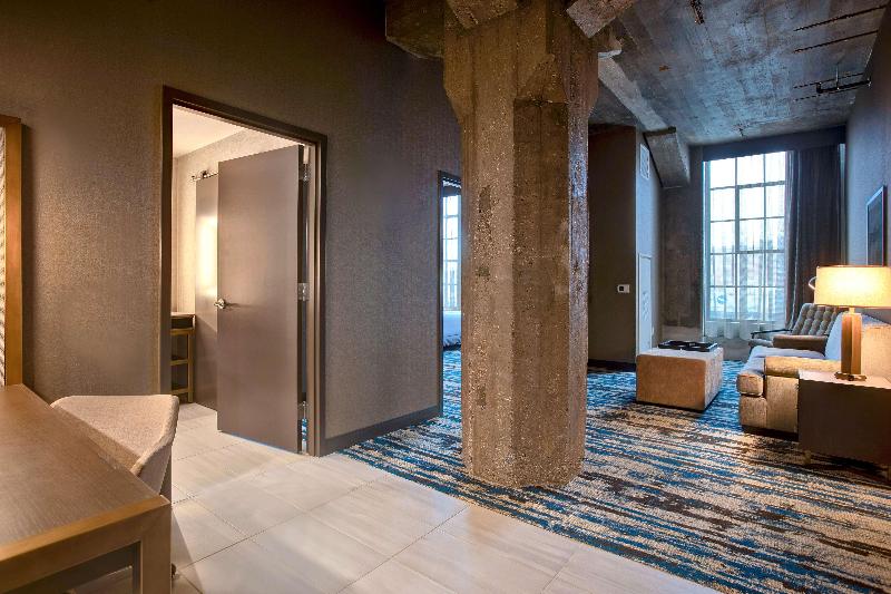 Suite King Size Seng, Embassy Suites By Hilton Rockford Riverfront