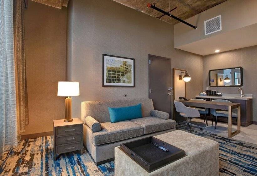 带双人床的标准工作室, Embassy Suites By Hilton Rockford Riverfront