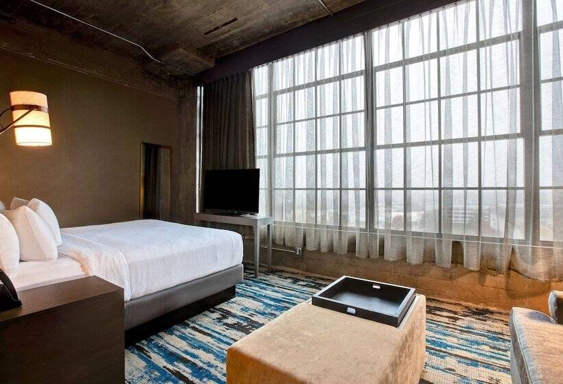 带双人床的标准工作室, Embassy Suites By Hilton Rockford Riverfront