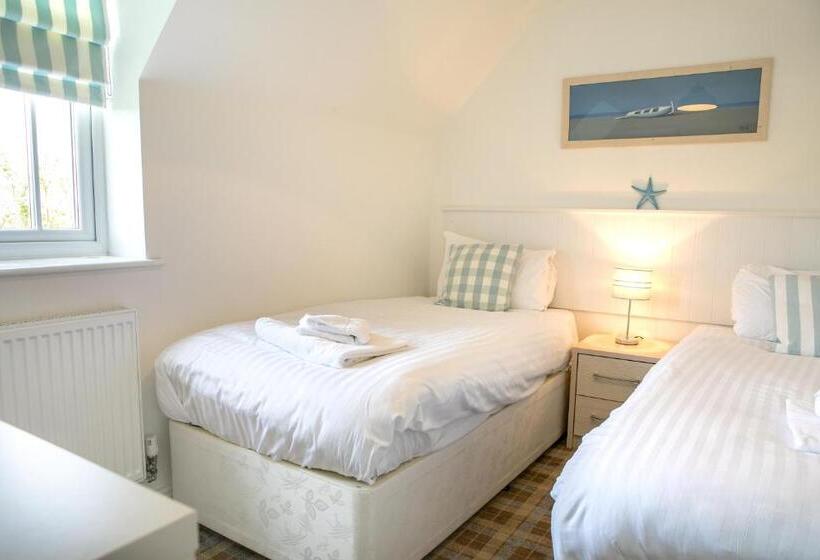 קוטג'' סופריור, The Bay Filey