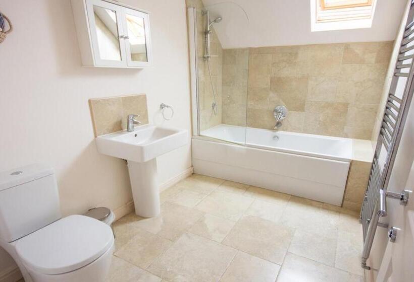 סוויטה משפחתית, The Bay Filey