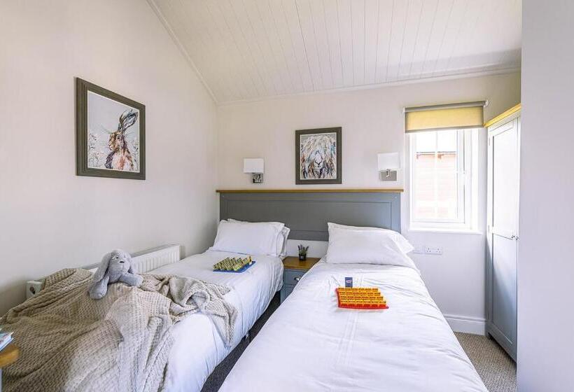 חדר משפחתי, The Bay Filey