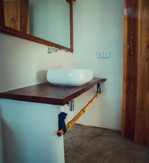 اتاق استاندارد با چشم‌انداز دریا, Whisky Point Resort