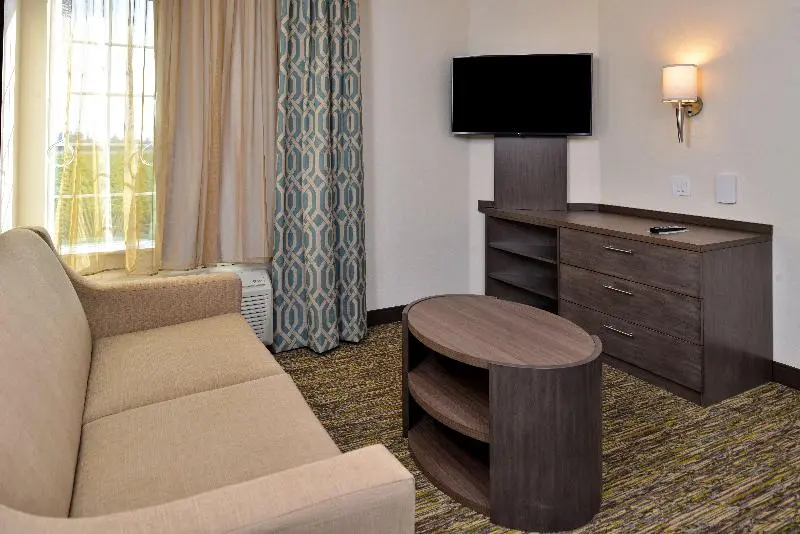 キングサイズベッドのスイートルーム, Candlewood Suites   Lodi, An Ihg