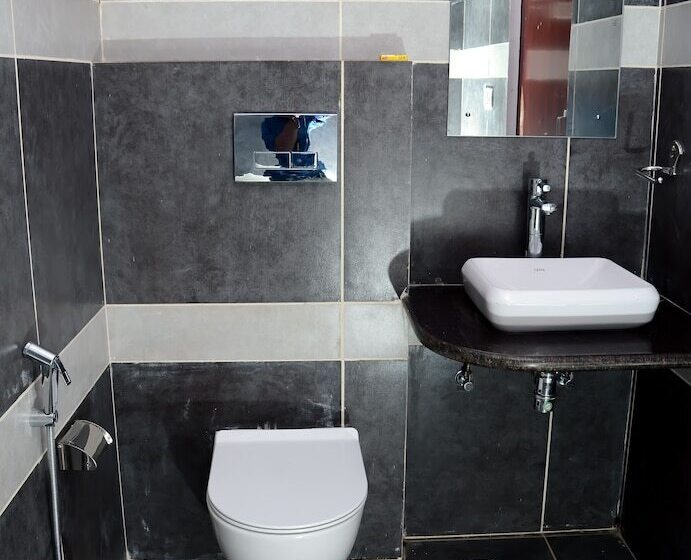 豪华工作室, Meera Mahal