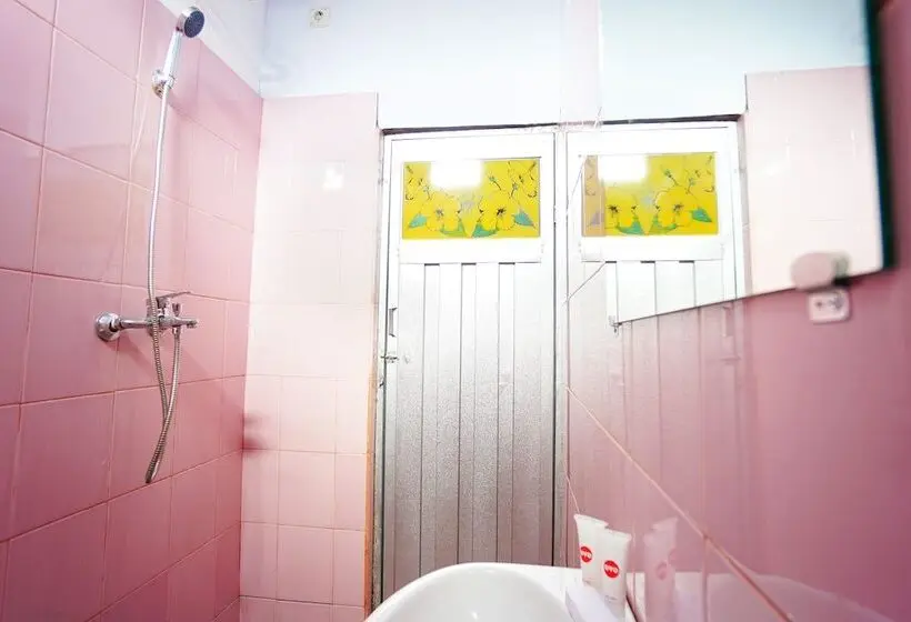スタンダードルーム, Reddoorz At Lapangan Bandara Sam Ratulangi Manado