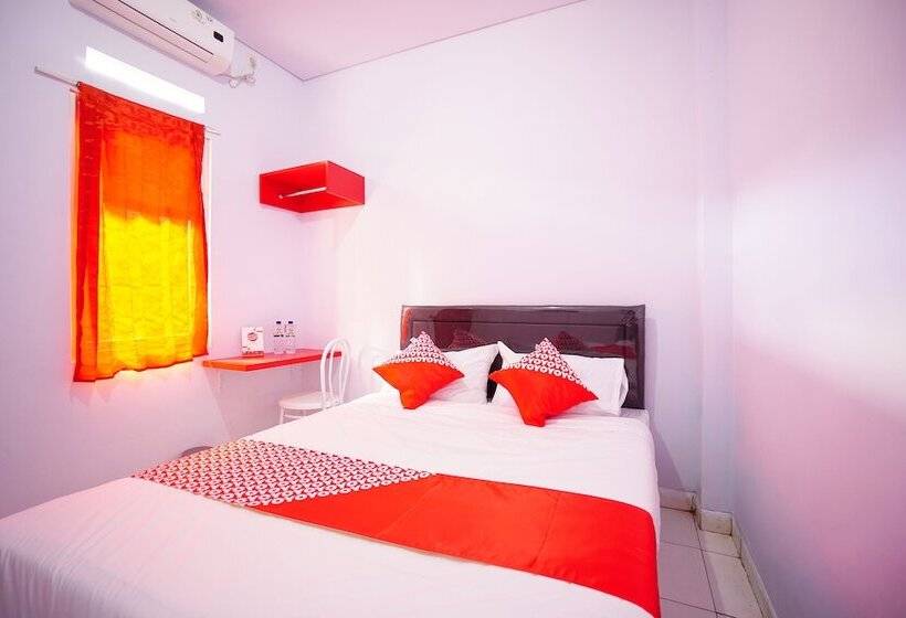 Номер Стандарт, Reddoorz At Lapangan Bandara Sam Ratulangi Manado