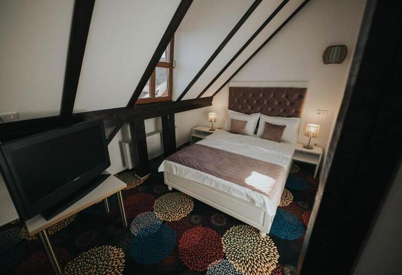 디럭스 룸, Marabella