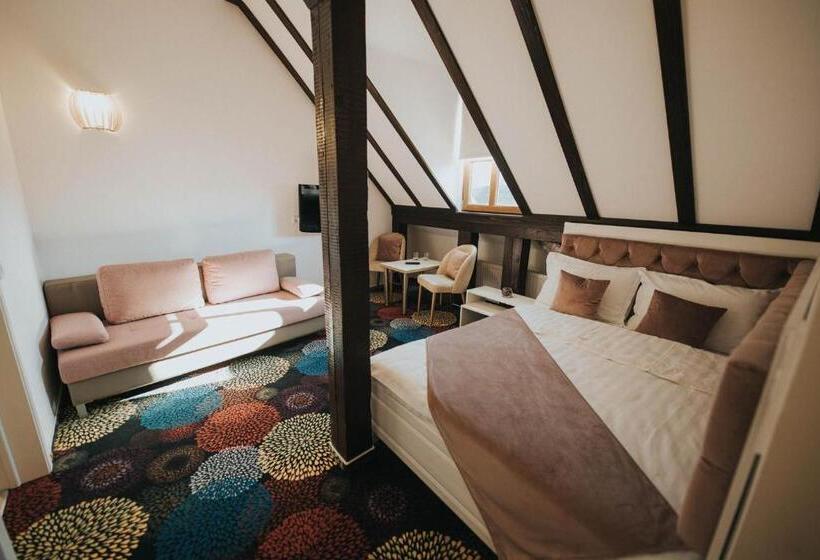 디럭스 룸, Marabella