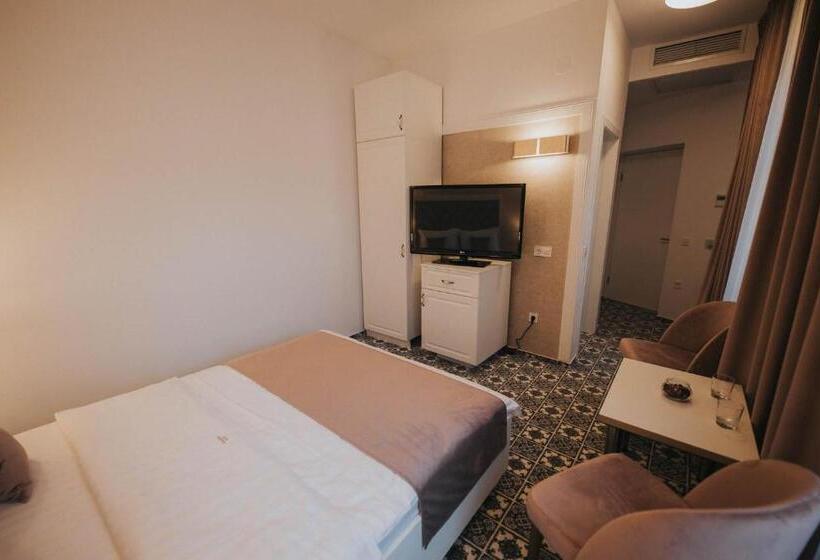 스탠다드 룸, Marabella