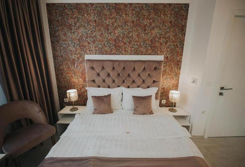 스탠다드 룸, Marabella