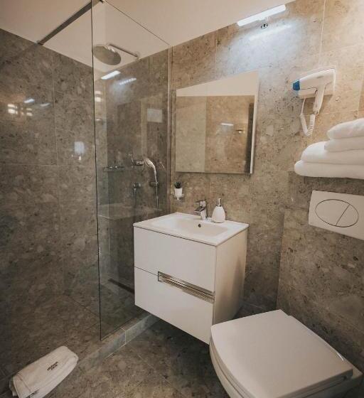 스탠다드 룸, Marabella