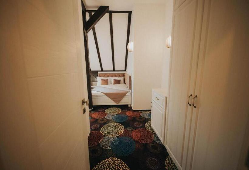 디럭스 룸, Marabella