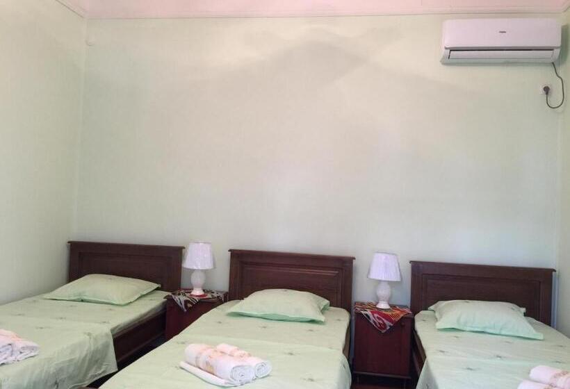 غرفة عائلية حمام مشترك, Munis