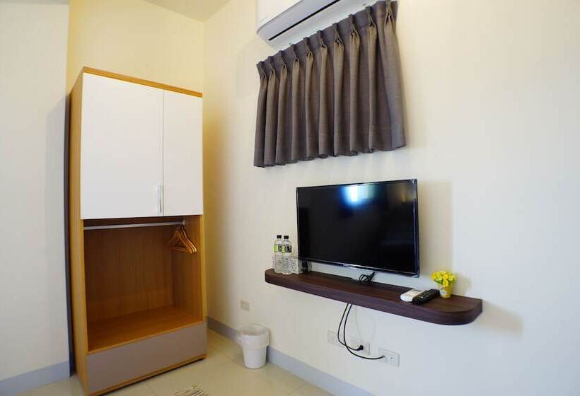 اتاق استاندارد چهار تخته, Warm B&b
