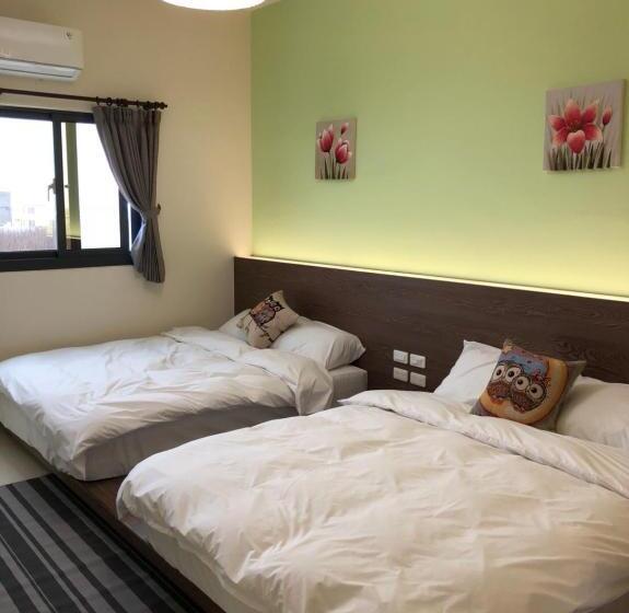 اتاق استاندارد چهار تخته, Warm B&b