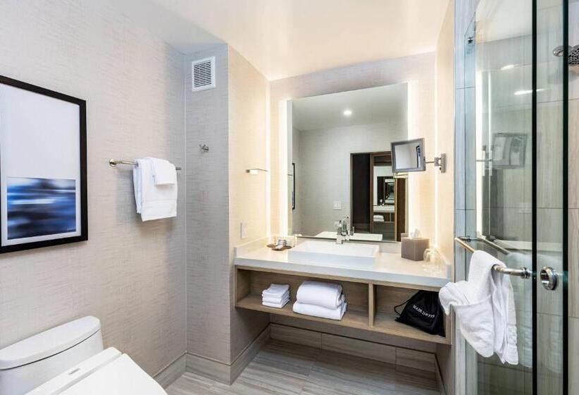 חדר סטנדרט עם מיטת קינג, Courtyard By Marriott Los Angeles Monterey Park