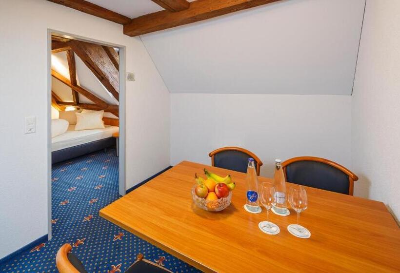 家庭间, Historische Residenz Lindeneck