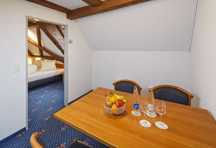 家庭间, Historische Residenz Lindeneck