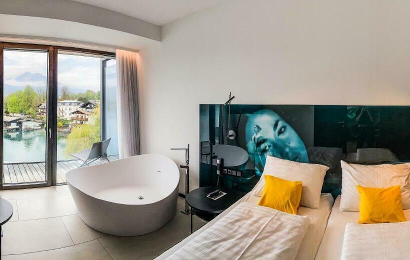 디럭스 스위트, Scalaria Sunset Wing